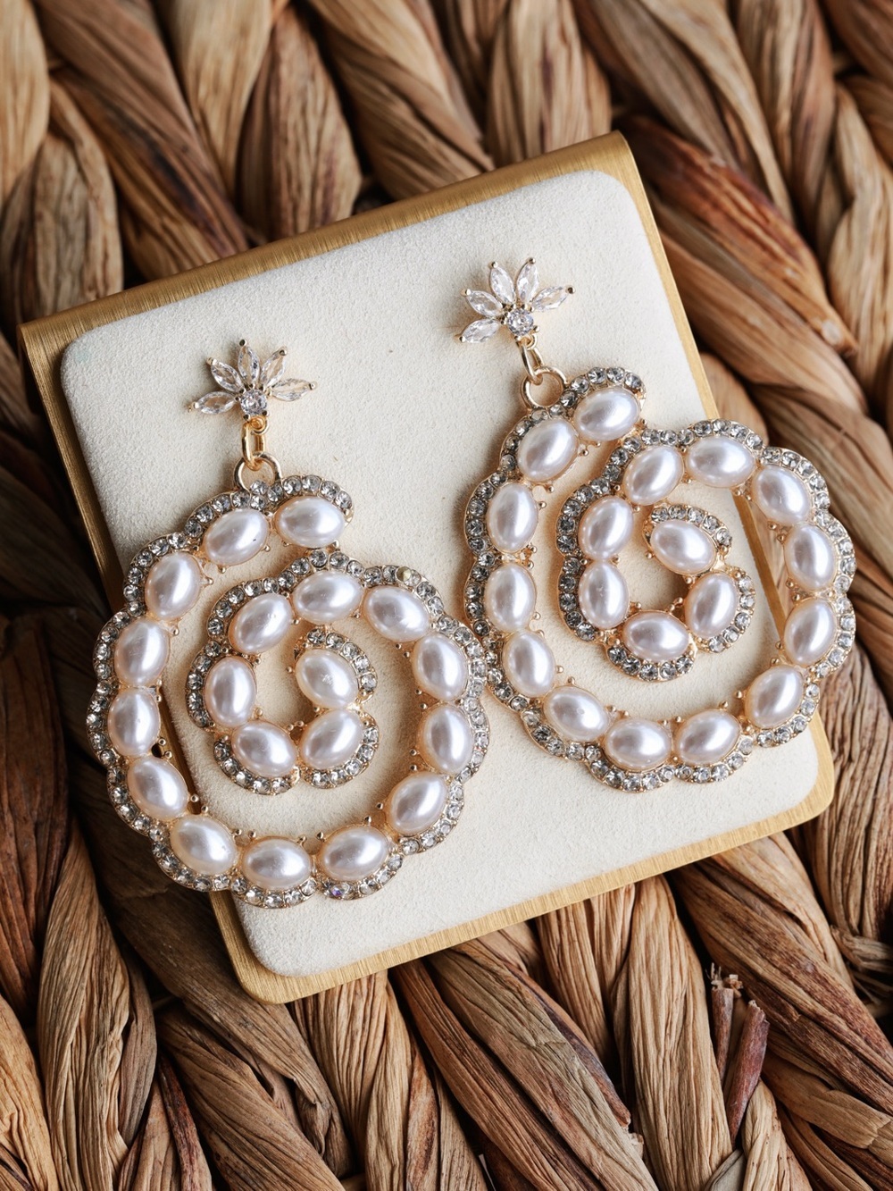 Vtg Mid Century Gold Tone Post Back Pearl Rhinestone Spiral Cocktail Earring EVC